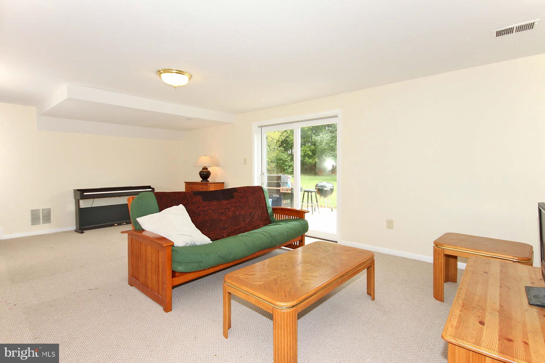 12105 Arbie Road Silver Spring, MD 20904 - Photo 13 of 28 Family Room