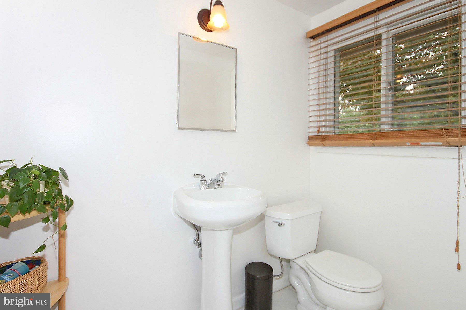 12105 Arbie Road Silver Spring, MD 20904 - Photo 4 of 28 Powder Room