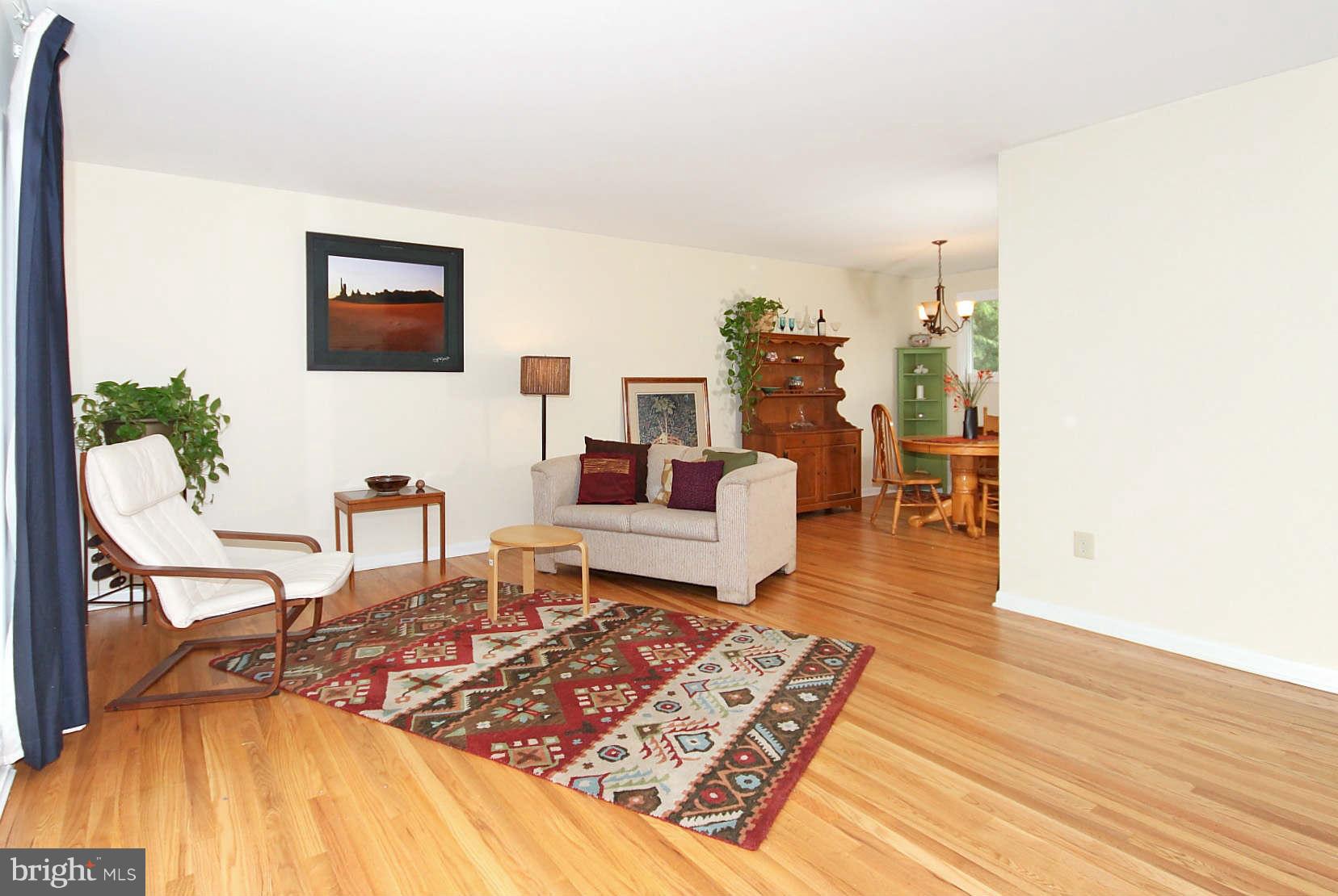 12105 Arbie Road Silver Spring, MD 20904 - Photo 5 of 28 Living Room