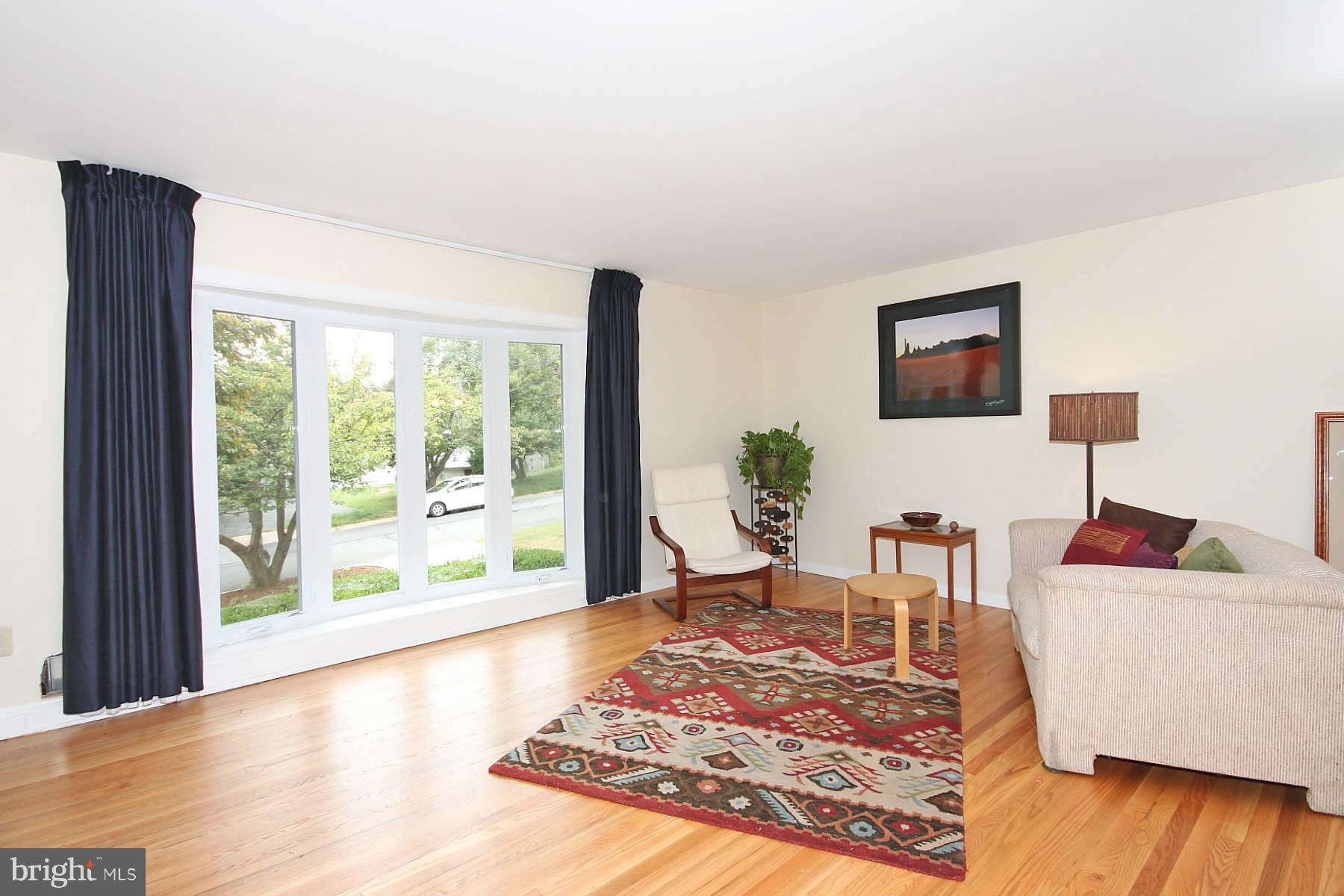 12105 Arbie Road Silver Spring, MD 20904 - Photo 6 of 28 Living Room