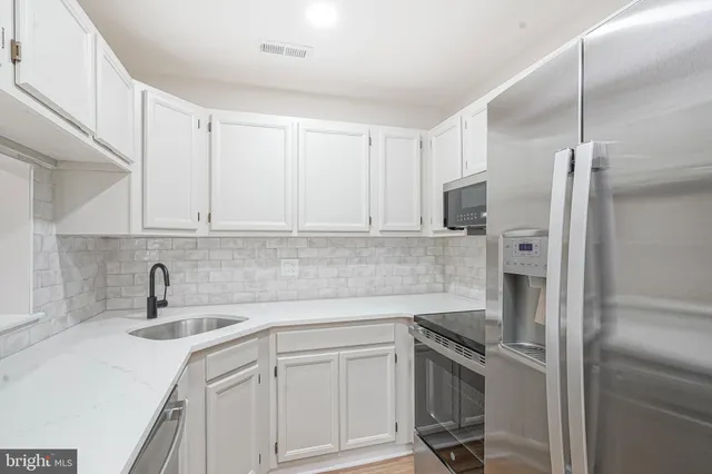 $2,300 | 4617 A Aberdeen Drive, Mount Laurel, NJ 08054