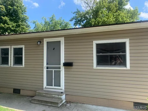 $158,900 | 427 East Drive, Marissa, IL 62257