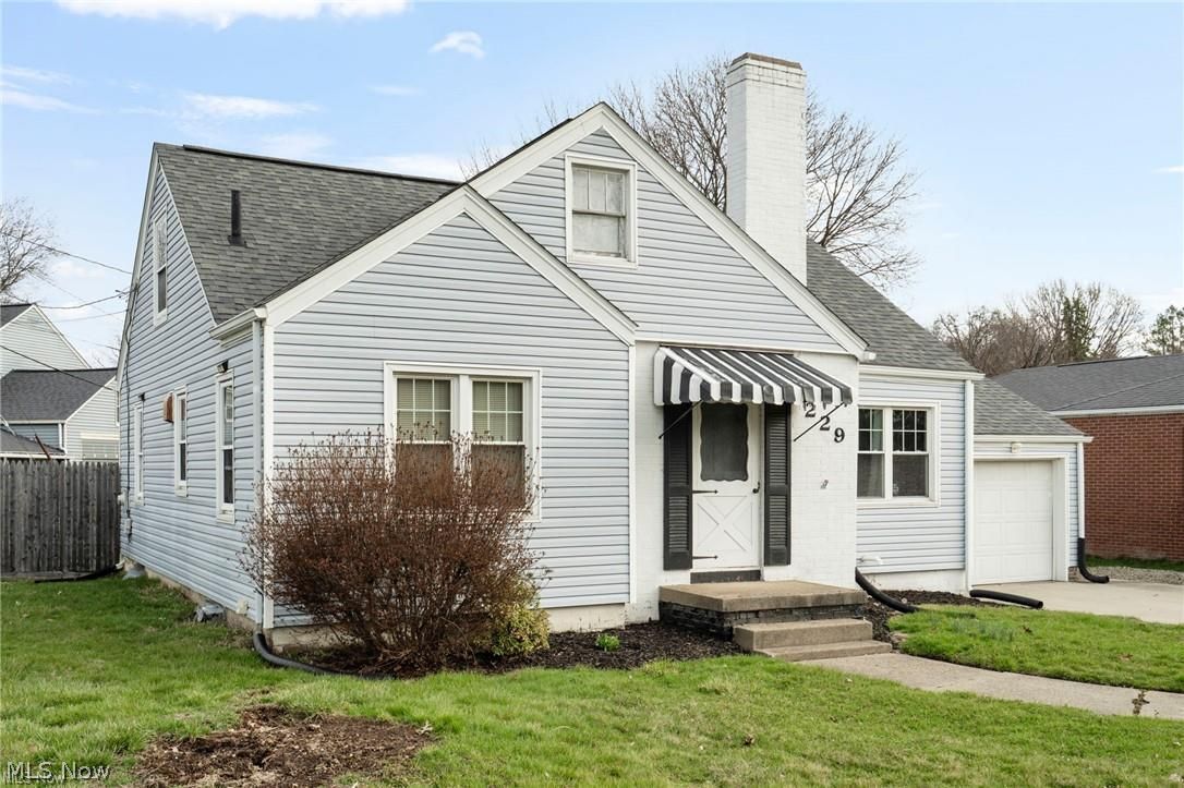229 Everhard Road Southwest North Canton, OH 44709 - Photo 2 of 23 Gallery Image 2
