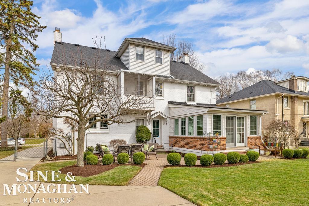 1037 Yorkshire Road Grosse Pointe, MI 48230 - Photo 30 of 35 50202310-a5ea086e-572d-42a9-8dff-40a8818cec8c.JPG