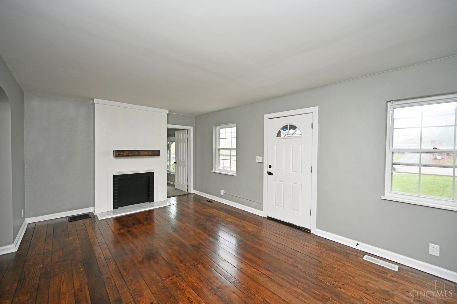 4586 Delhi Road Cincinnati, OH 45238 - Photo 10 of 72 Gallery Image 10