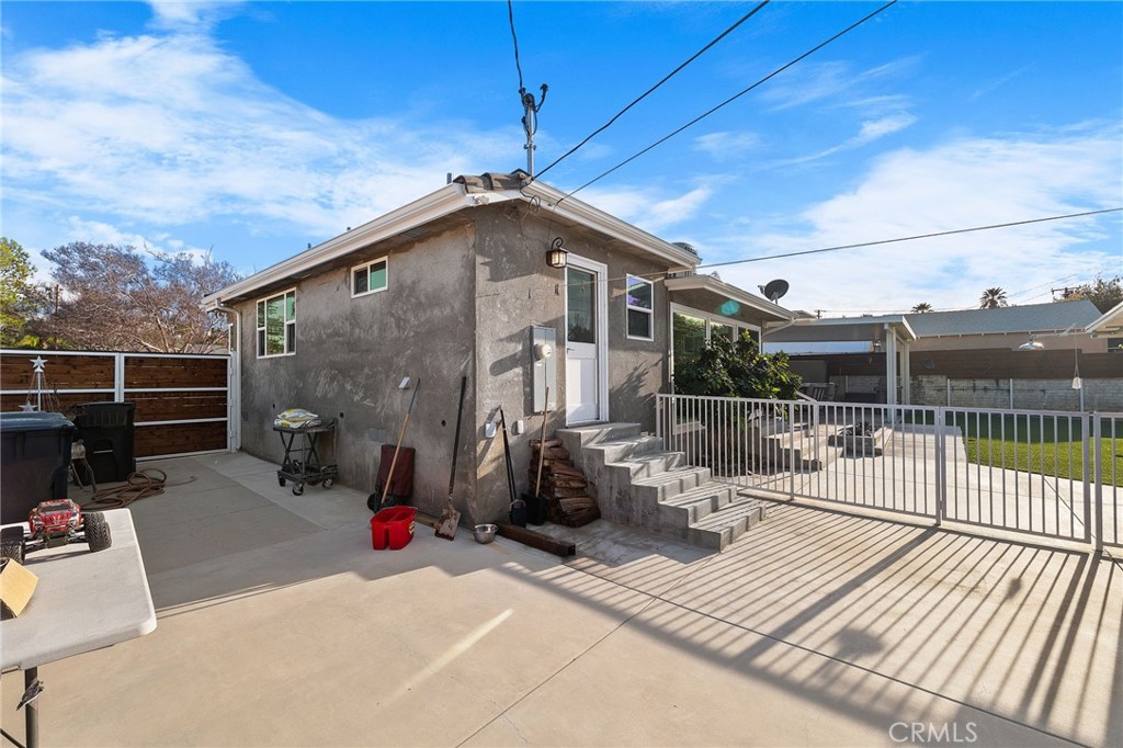 1612 Bellevue Road Redlands, CA 92373 - Photo 23 of 31 a front view of a house with sitting area