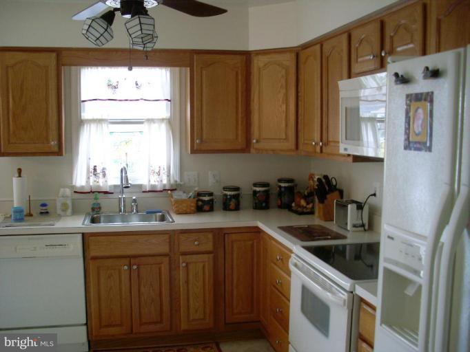 1723 Middleborough Road Essex, MD 21221 - Photo 9 of 14 Kitchen