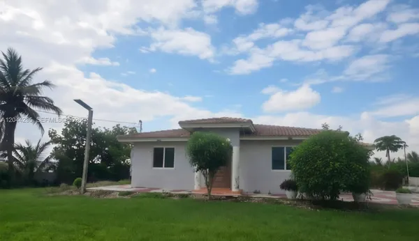 $3,500 | 19550 Southwest 162nd Avenue, Miami, FL 33187