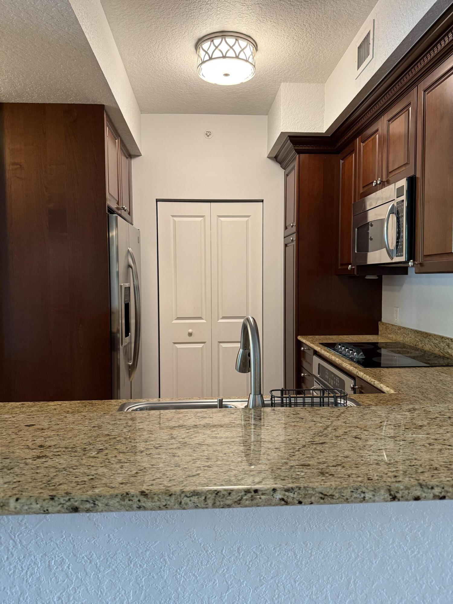 3308 Renaissance Way Boynton Beach, FL 33426 - Photo 8 of 33 Kitchen