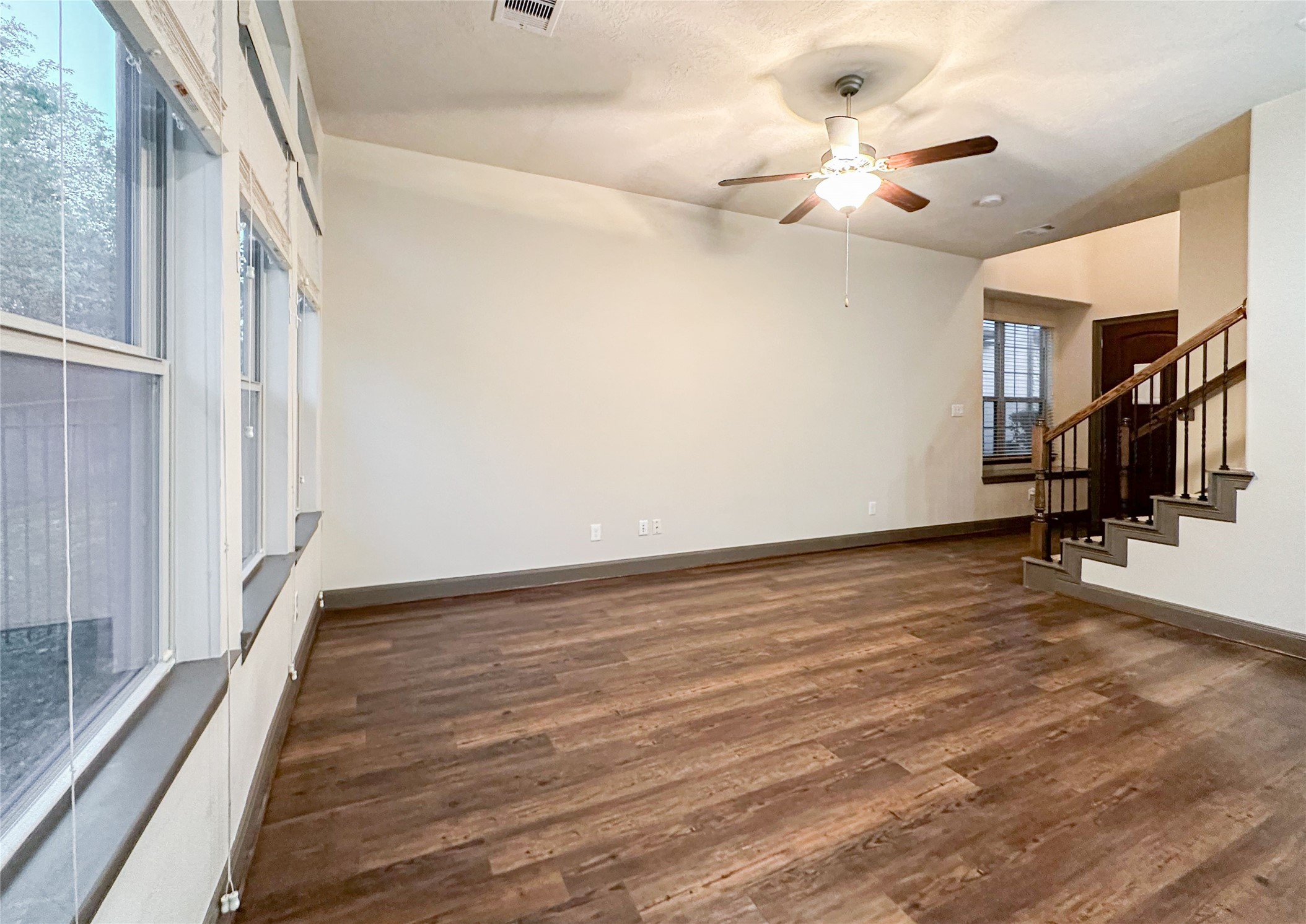 95 Aventura Place Spring, TX 77389 - Photo 8 of 37
