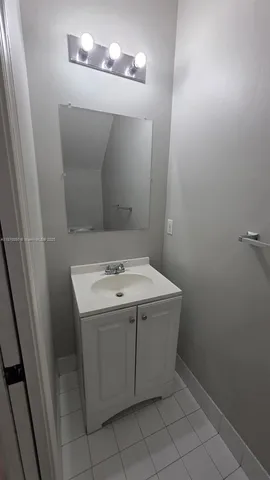 a close view of a bathtub in bathroom