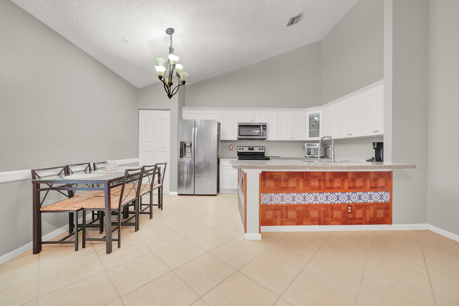 8850 Ranta Court, Unit D Boynton Beach, FL 33436 - Photo 10 of 25 Kitchen