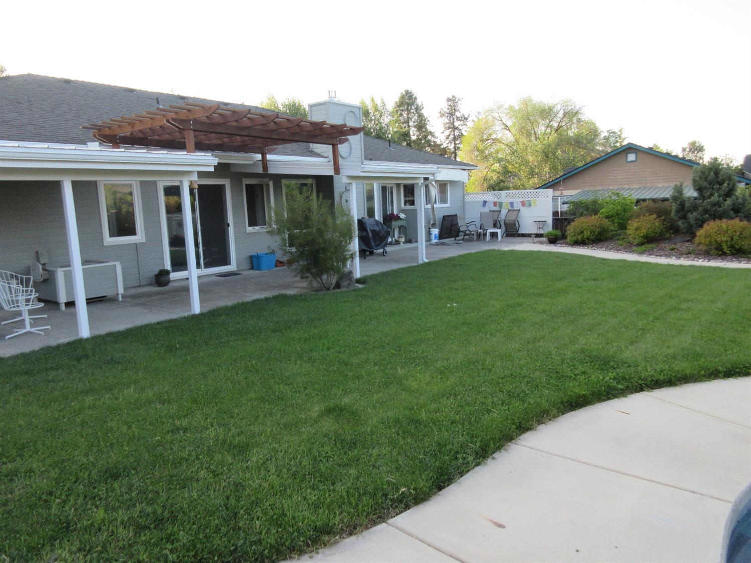 3813 Hilsinger Road Phoenix, OR 97535 - Photo 10 of 35 a view of house with a yard