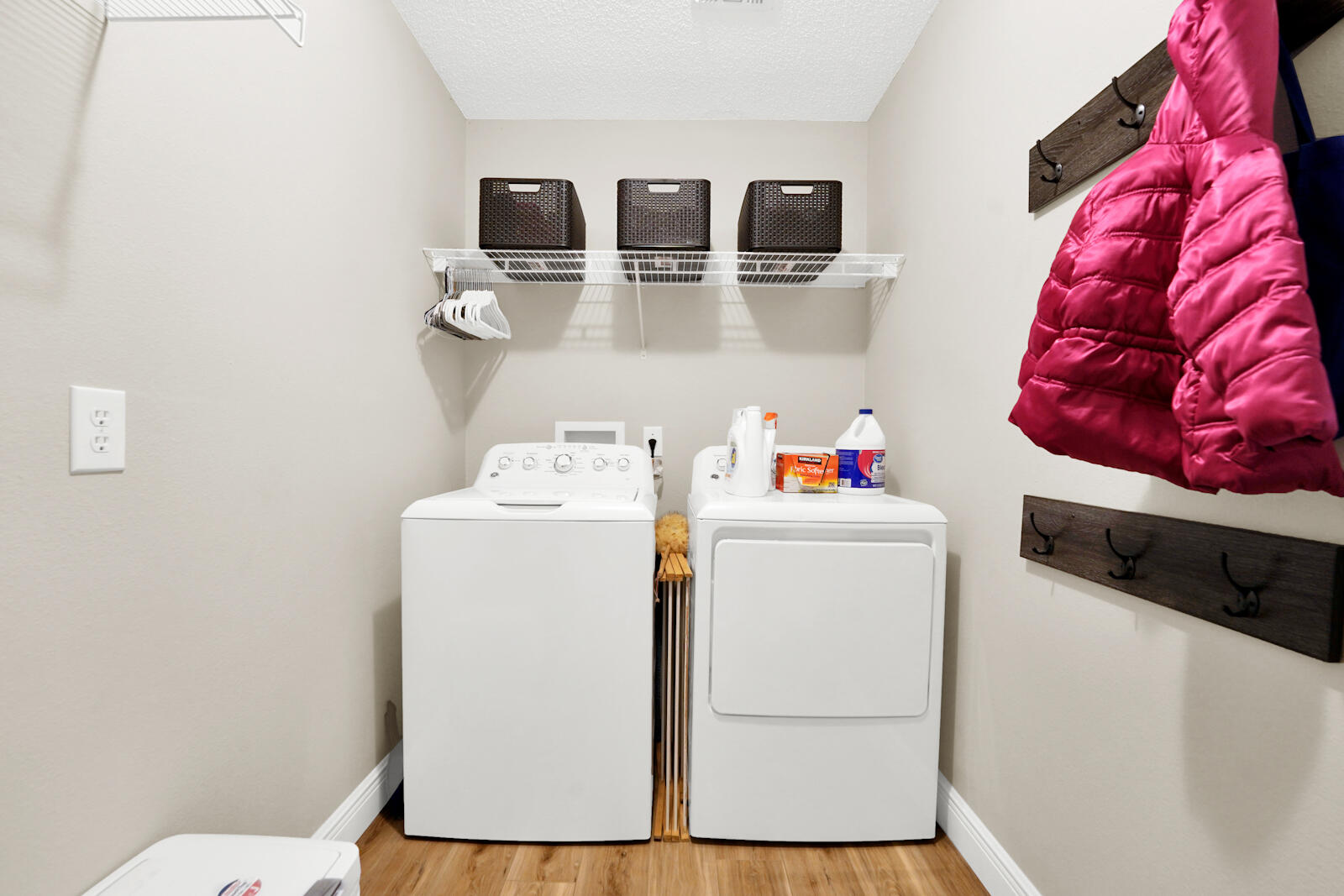 304 Greyfox Circle Crestview, FL 32536 - Photo 17 of 49 a utility room with dryer and washer
