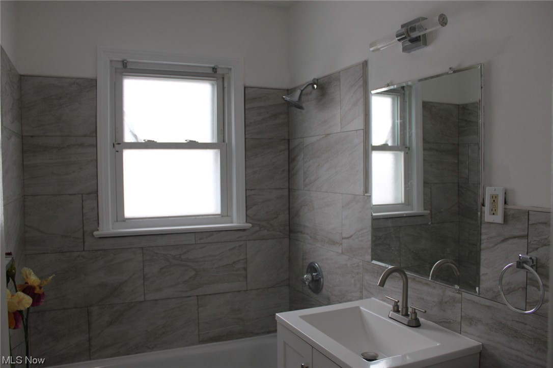 18500 Homeway Road Cleveland, OH 44135 - Photo 12 of 31