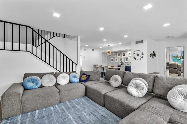 $530,000 | 3904 Parkside Lane, Hollywood, FL 33021