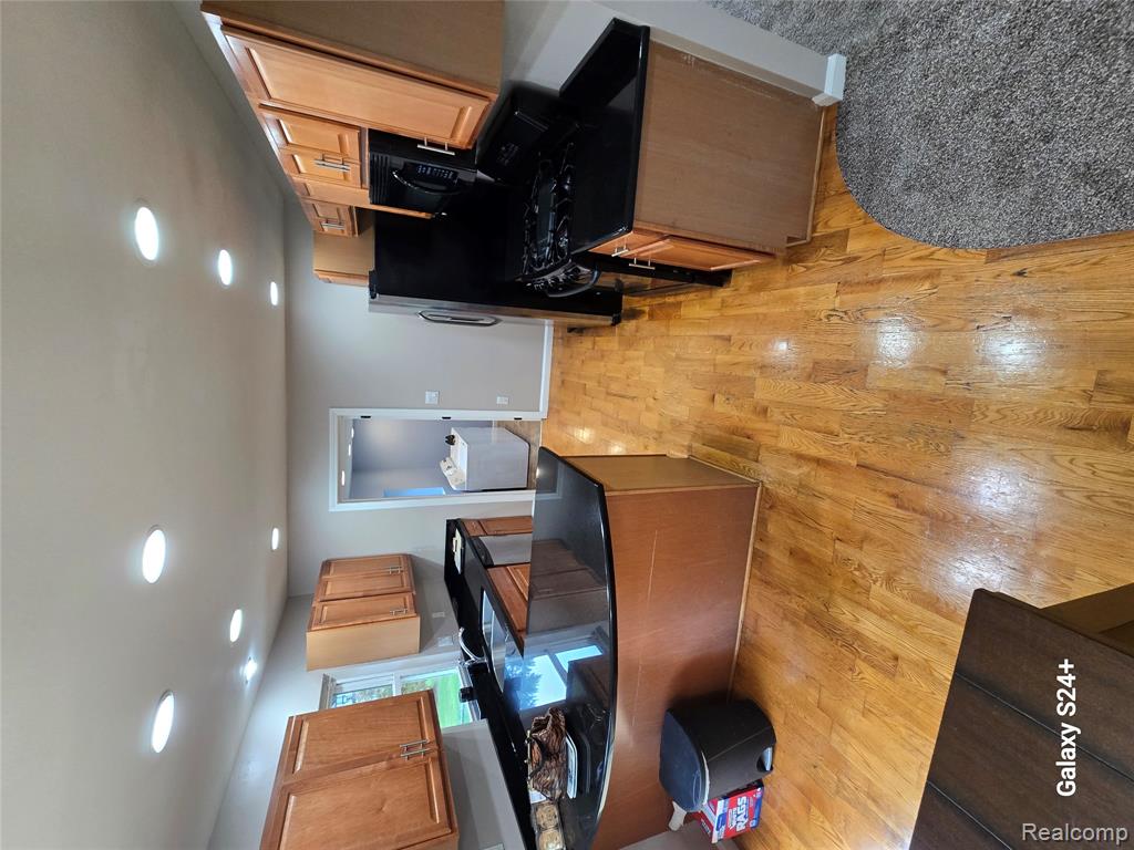 2700 Buckner Road Lake Orion, MI 48362 - Photo 8 of 19 Gallery Image 8