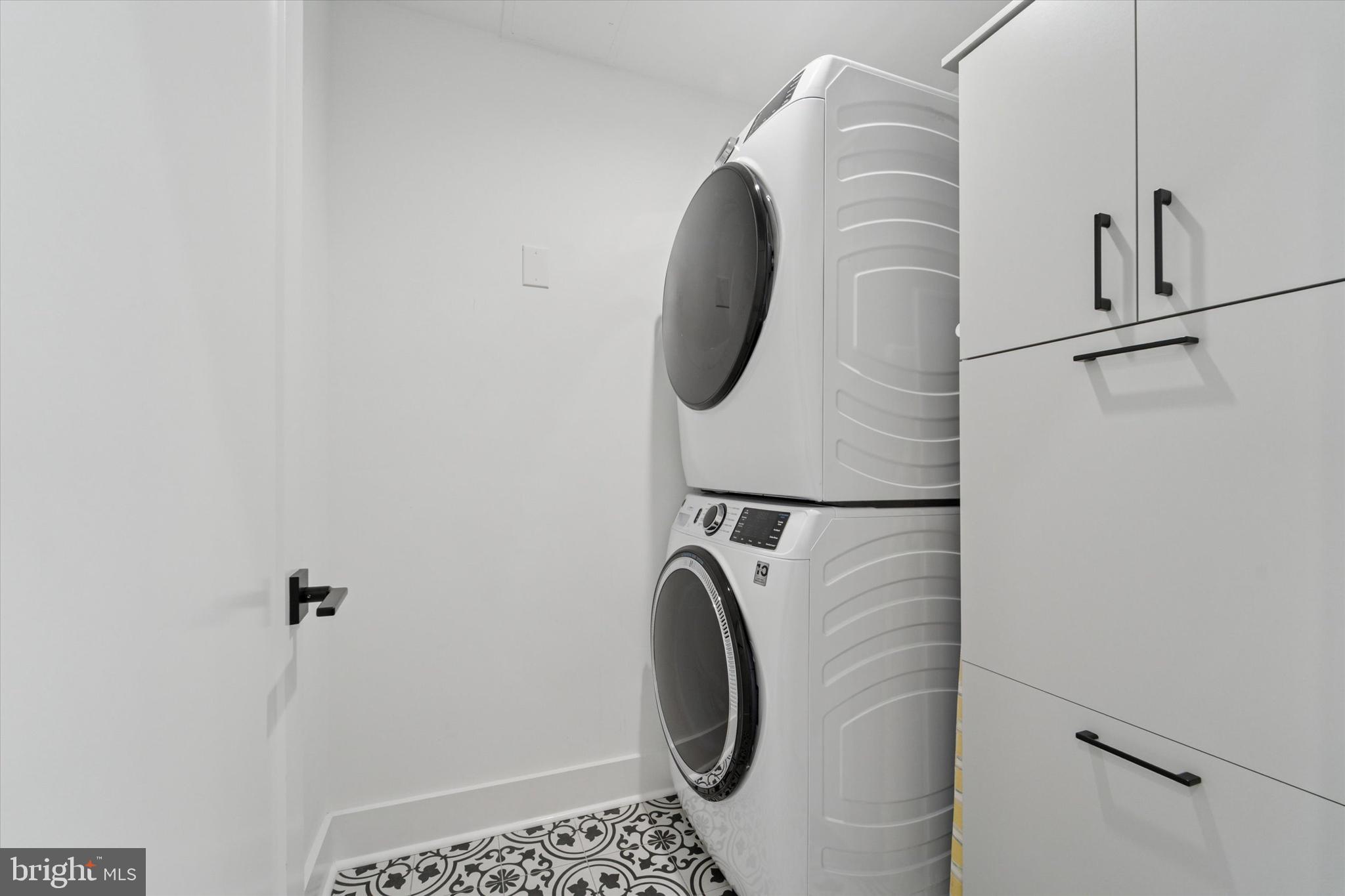 73 East Sharpnack Street Philadelphia, PA 19119 - Photo 24 of 50 a close view of door lock