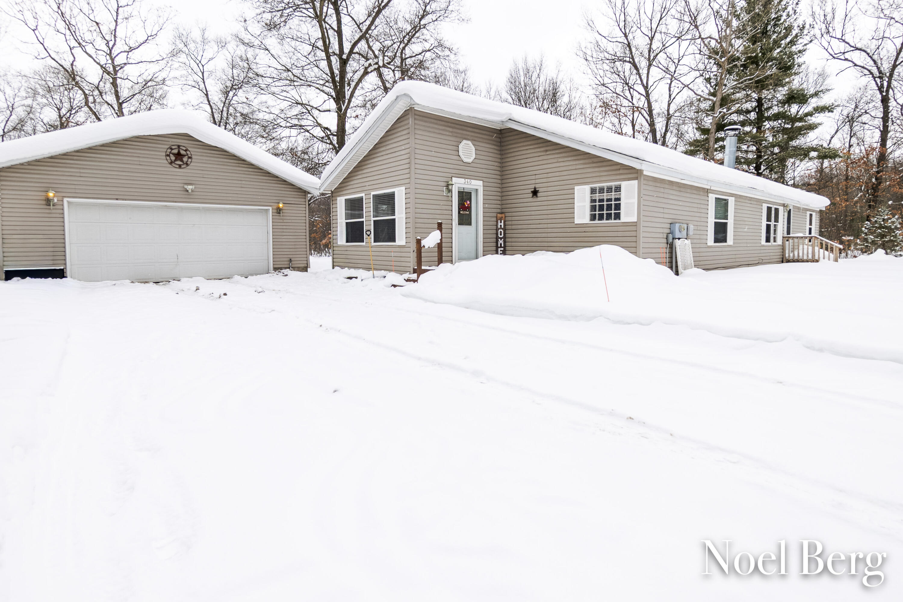 340 East River Road Muskegon, MI 49445 - Photo 3 of 31 340 E River-37