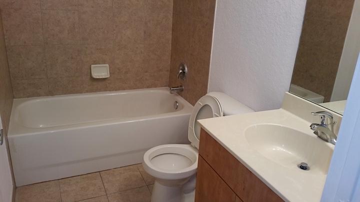3549 Oleander Terrace Riviera Beach, FL 33404 - Photo 11 of 19 3549Oleander2ndBath