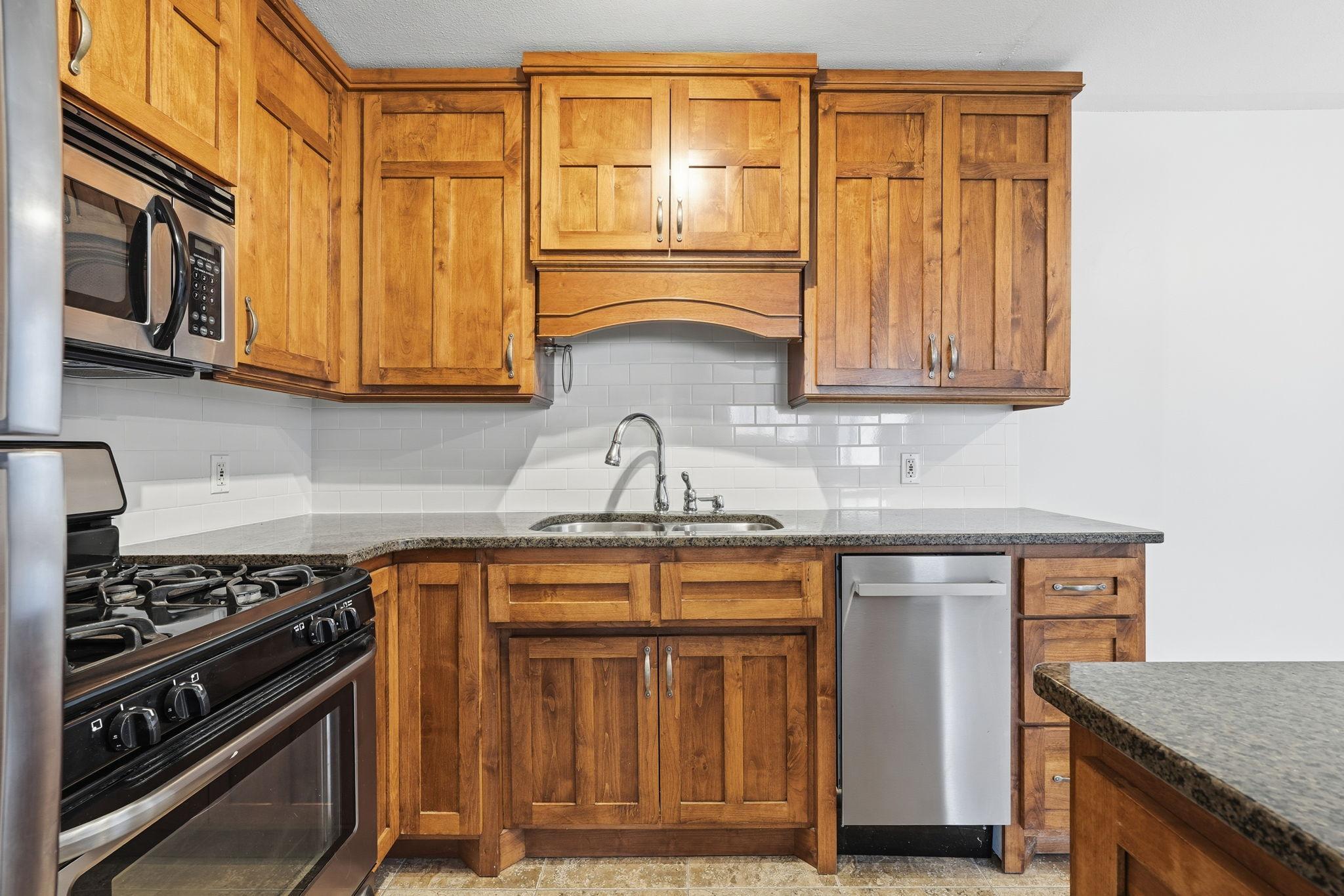 2507 Bryant Avenue South, Unit 103 Minneapolis, MN 55405 - Photo 5 of 15