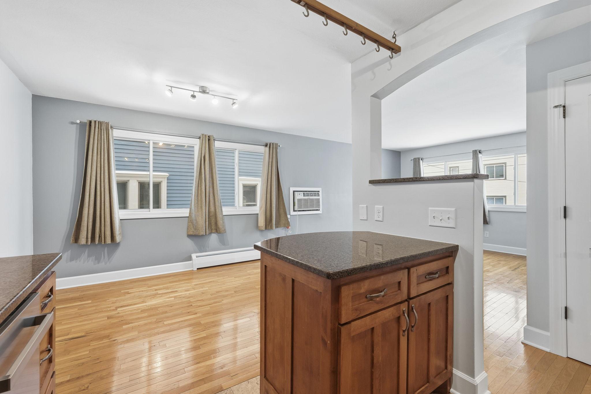 2507 Bryant Avenue South, Unit 103 Minneapolis, MN 55405 - Photo 8 of 15