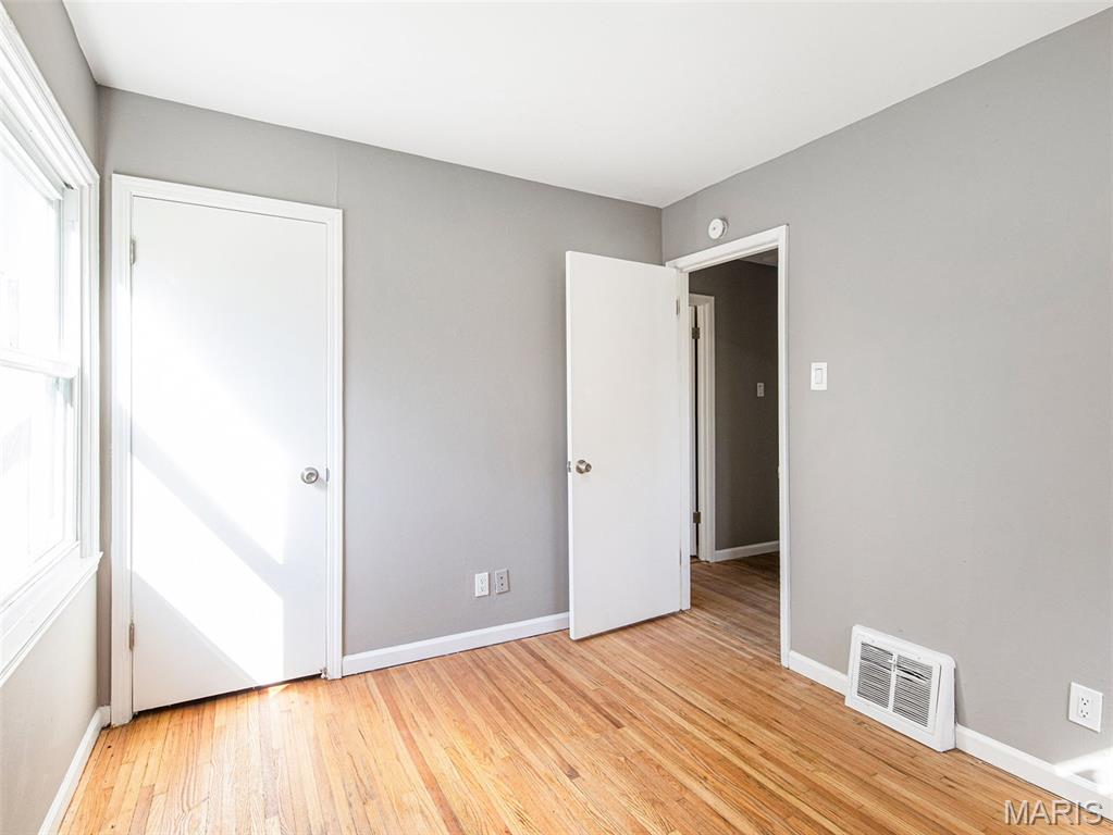 258 Presley Road St. Louis, MO 63137 - Photo 8 of 10