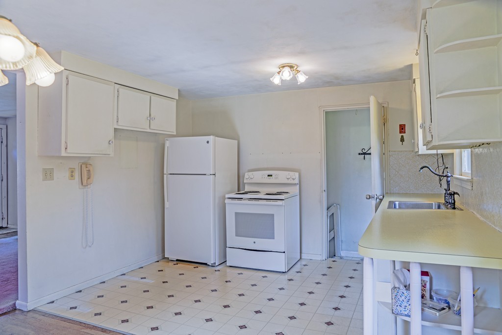 49 Samoset Road Peabody, MA 01960 - Photo 5 of 18 Gallery Image 5
