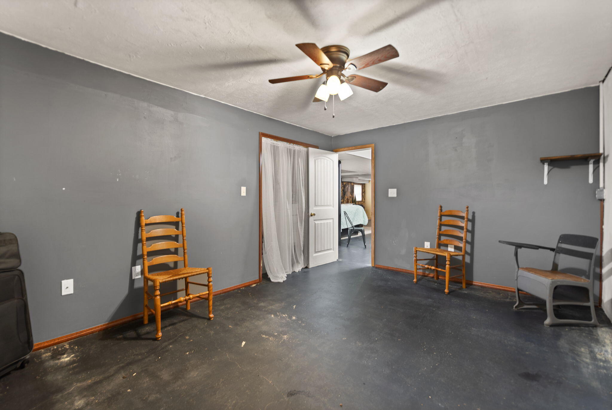 501 East Todd Road Science Hill, KY 42553 - Photo 35 of 98 Downstairs Bedroom 2