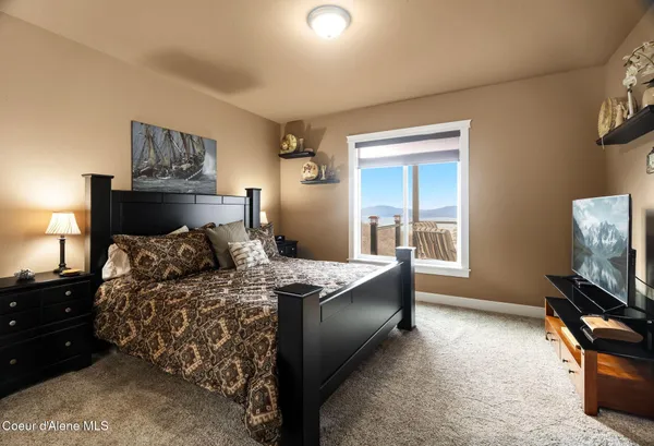 $1,160,000 | 374 Carbine Drive, Clark Fork, ID 83811