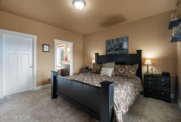 $1,160,000 | 374 Carbine Drive, Clark Fork, ID 83811