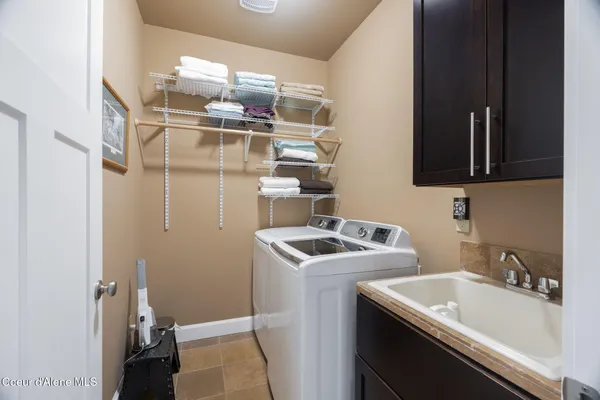 $1,160,000 | 374 Carbine Drive, Clark Fork, ID 83811