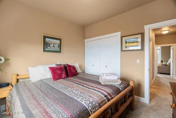 $1,160,000 | 374 Carbine Drive, Clark Fork, ID 83811