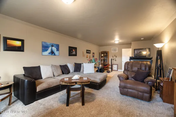 $1,160,000 | 374 Carbine Drive, Clark Fork, ID 83811