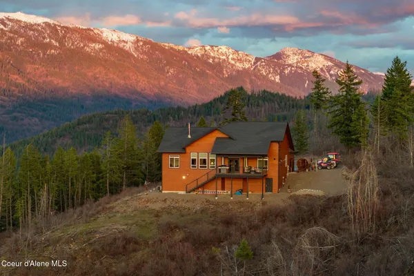 $1,160,000 | 374 Carbine Drive, Clark Fork, ID 83811