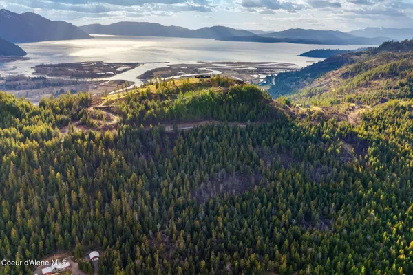 $1,160,000 | 374 Carbine Drive, Clark Fork, ID 83811