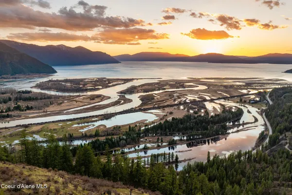 $1,160,000 | 374 Carbine Drive, Clark Fork, ID 83811