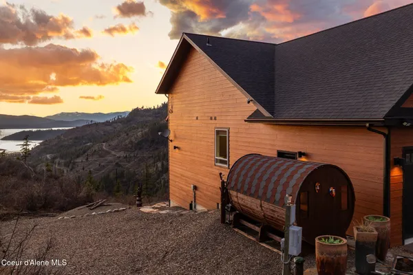 $1,160,000 | 374 Carbine Drive, Clark Fork, ID 83811