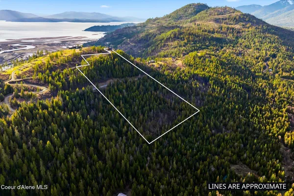 $1,160,000 | 374 Carbine Drive, Clark Fork, ID 83811