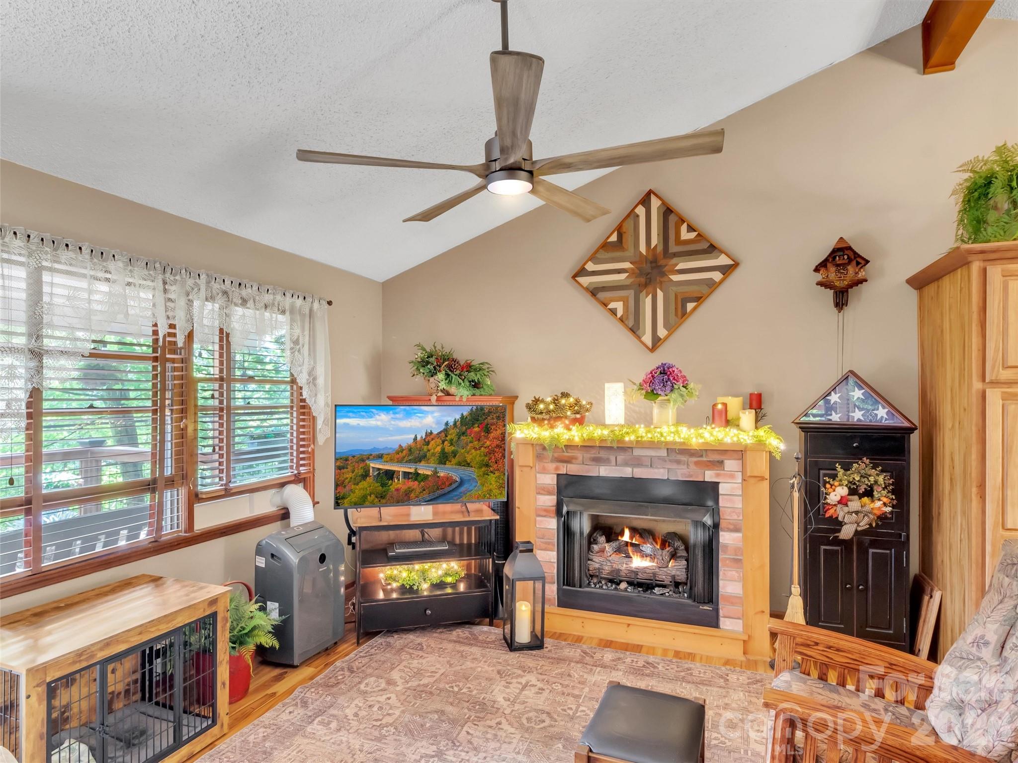 346 Wendy Way Clyde, NC 28721 - Photo 8 of 48