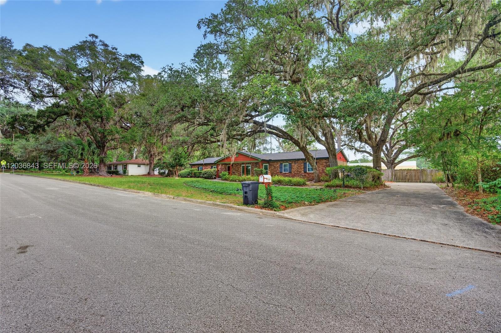 1944 Southwest 48th Avenue Gainesville, FL 32608 - Photo 5 of 43
