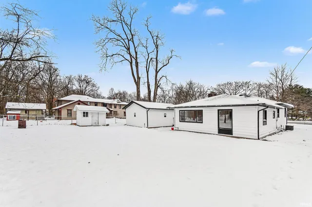 $260,000 | 21012 State 120 Road, Elkhart, IN 46516