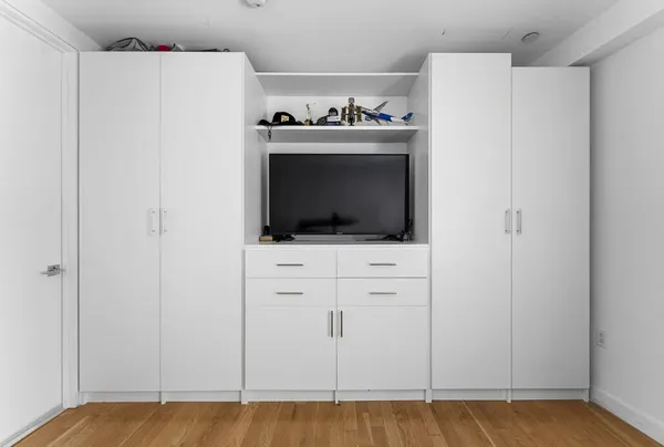 $995,000 | 90 William Street, Unit 8H | Financial District