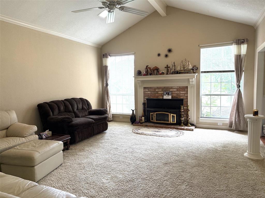 107 Ridge Court Glen Rose, TX 76043 - Photo 5 of 34