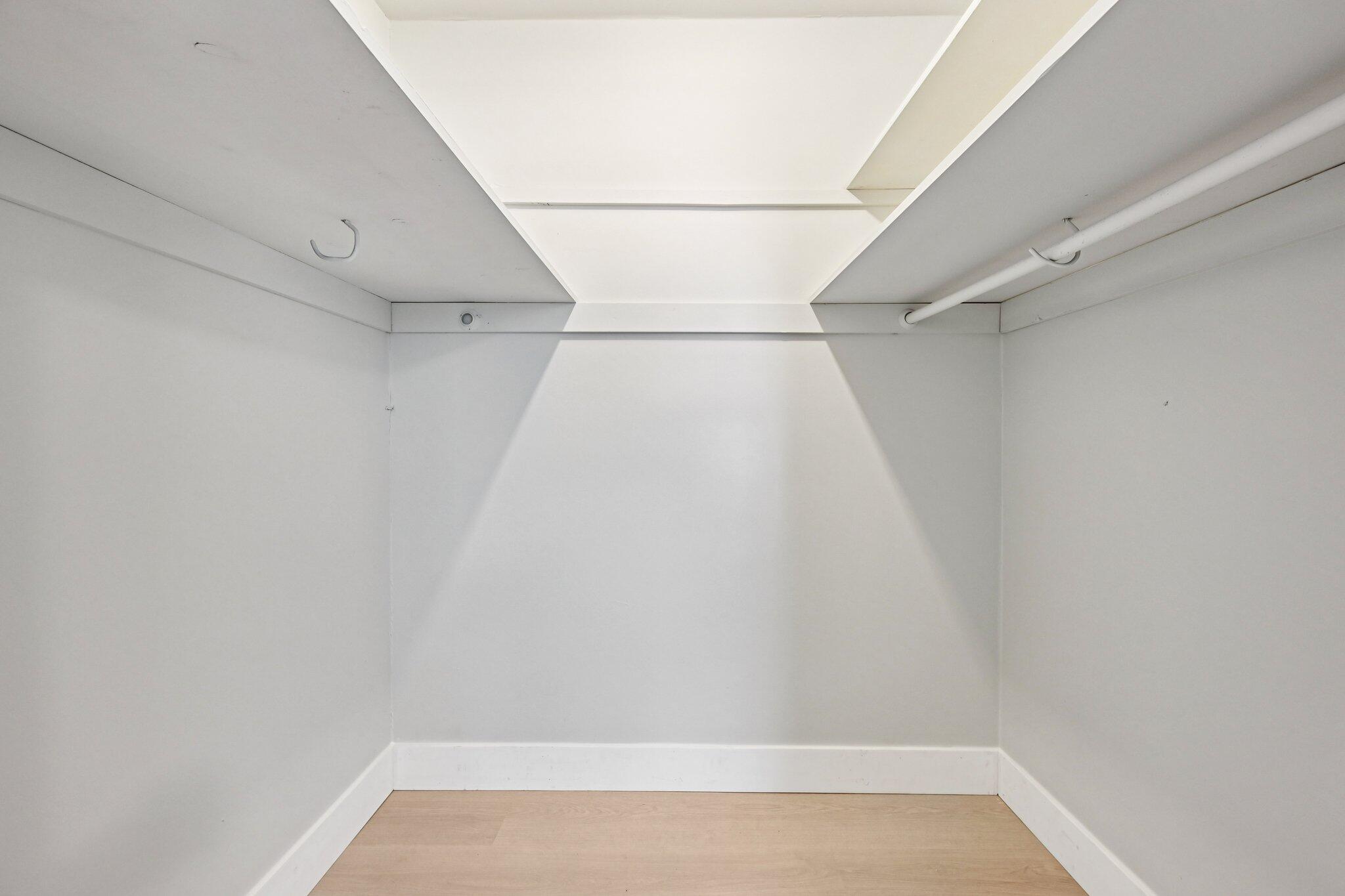 5852 Southeast Wesley Avenue Stuart, FL 34997 - Photo 21 of 27 a view of small space