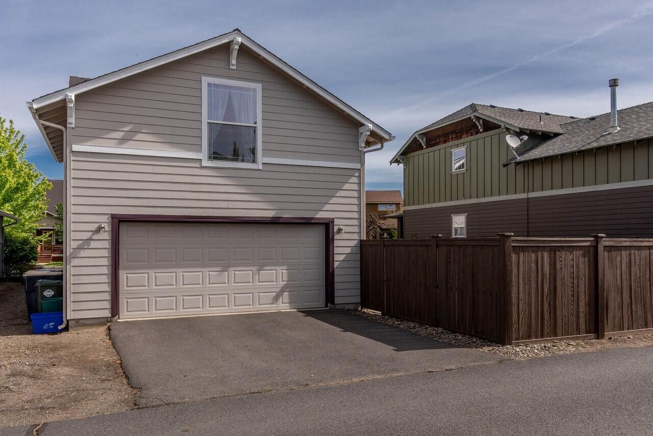 62685 Larkview Road Bend, OR 97701 - Photo 20 of 23 thumbnail_62685 Larkview Rd_0070 copy