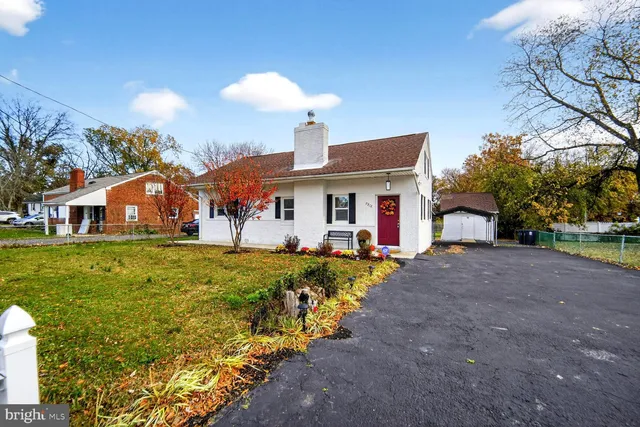 $408,900 | 5918 Robin Lane, Suitland, MD 20746