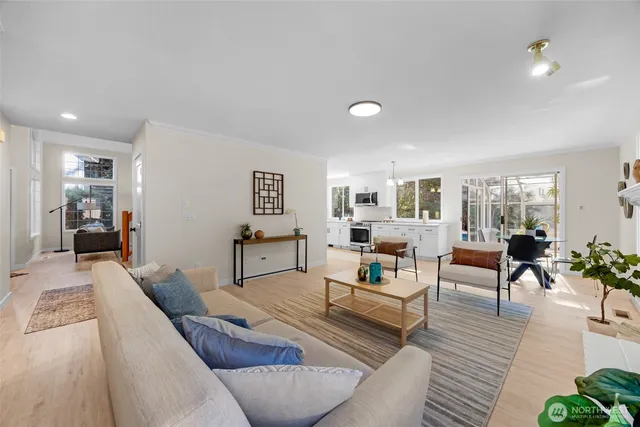 $1,040,000 | 12724 37th Avenue Southeast, Everett, WA 98208