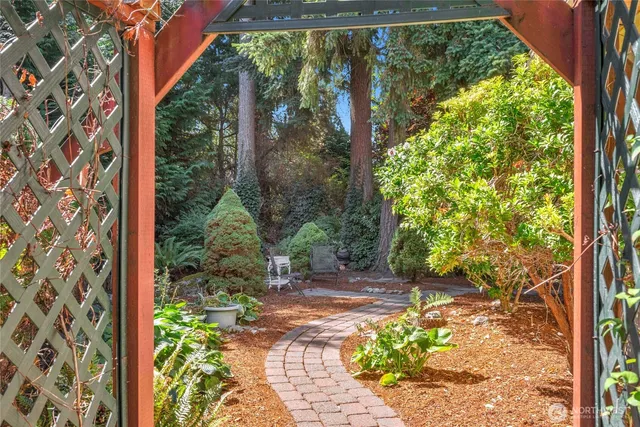 $1,040,000 | 12724 37th Avenue Southeast, Everett, WA 98208