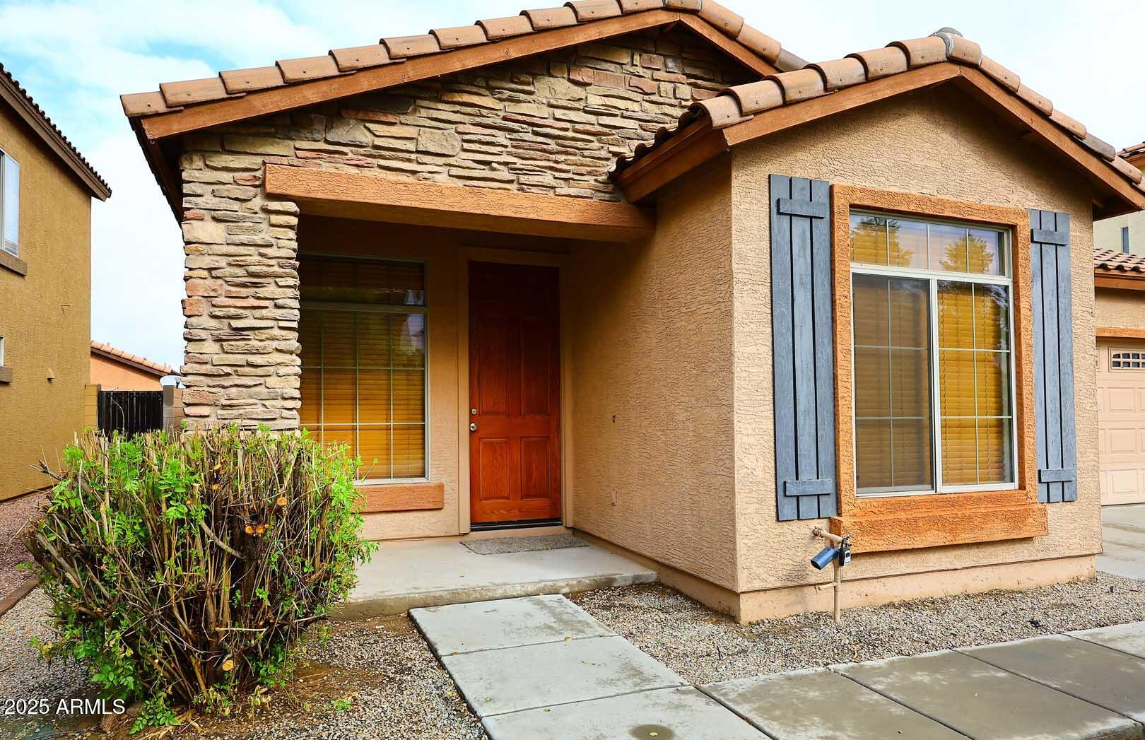 2710 East Chester Drive Chandler, AZ 85286 - Photo 3 of 28 a front view of a house